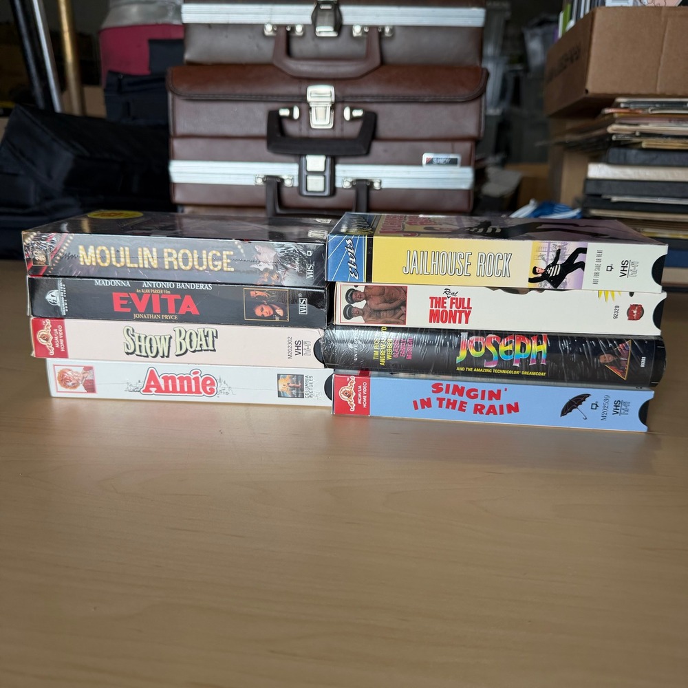 Musical VHS Movie Lot 8pk Annie Moulin Rouge Evita Singin in the Rain Elvis VHS
